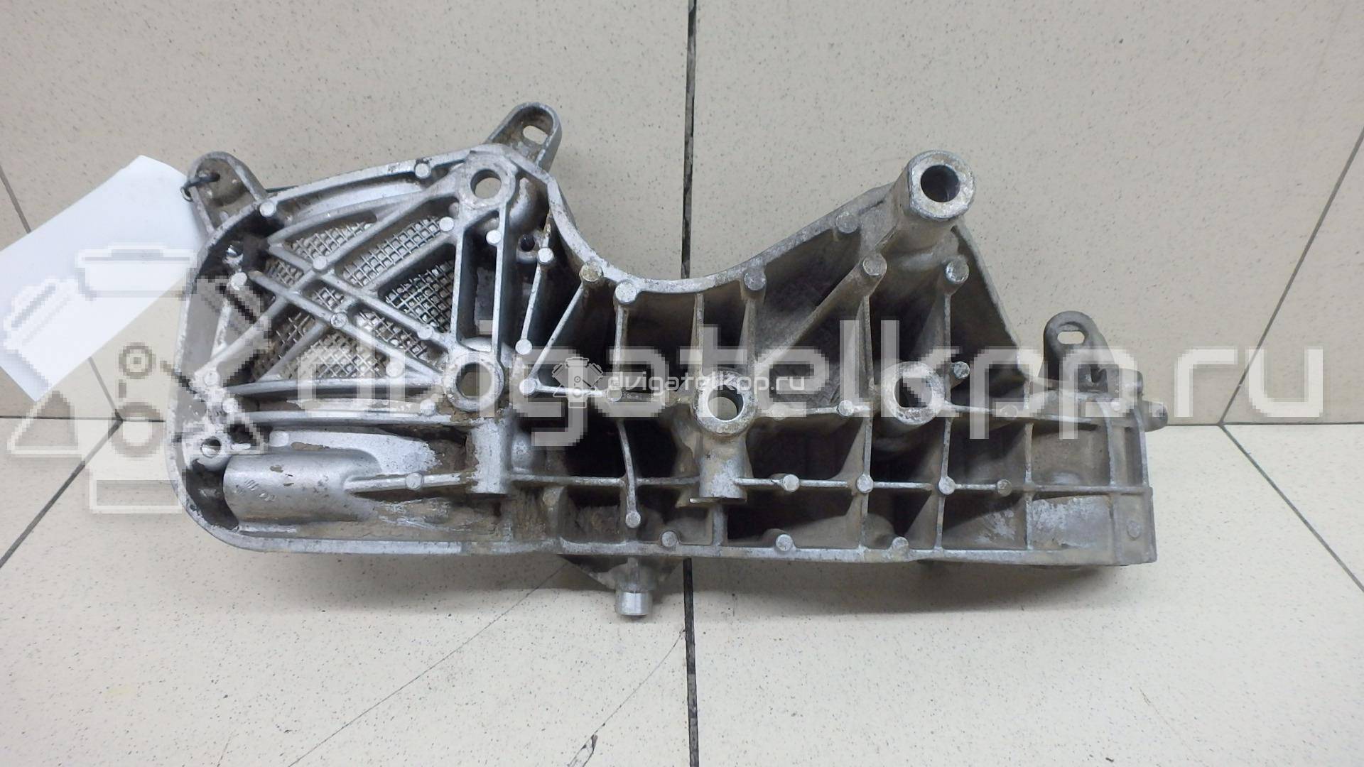 Фото Кронштейн генератора для двигателя K4M для Iran Khodro (Ikco) / Nissan 102-110 л.с 16V 1.6 л бензин 1171000Q2D {forloop.counter}}