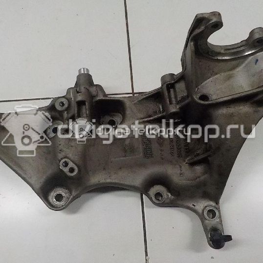 Фото Кронштейн генератора для двигателя F4R для Mahindra / Renault 135-150 л.с 16V 2.0 л бензин 8201033565