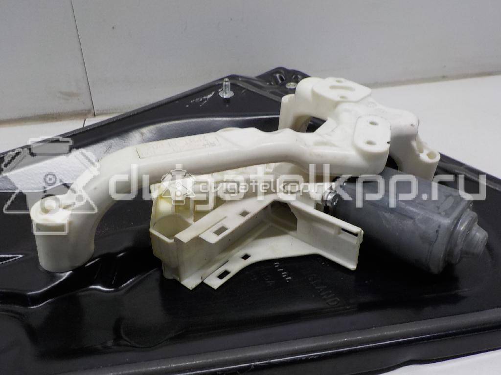 Фото Стеклоподъемник электр. задний правый  CVH500120 для Land Rover Range Rover / Discovery {forloop.counter}}