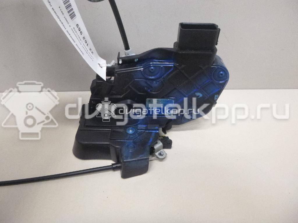 Фото Замок двери передней правой  LR011275 для Land Rover Freelander / Range Rover / Discovery {forloop.counter}}