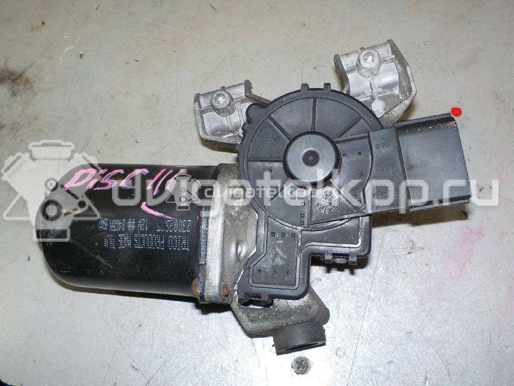 Фото Моторчик стеклоочистителя передний  DLB500031 для Land Rover Range Rover / Discovery {forloop.counter}}