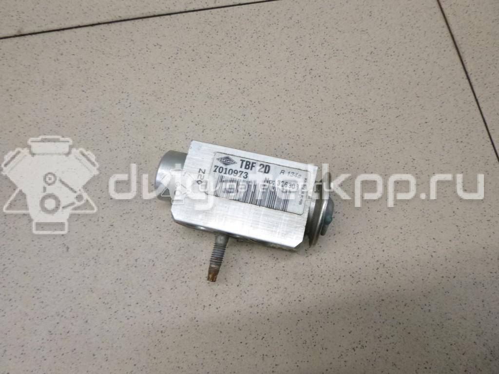 Фото Клапан кондиционера  LR009786 для Land Rover Freelander / Range Rover / Discovery {forloop.counter}}