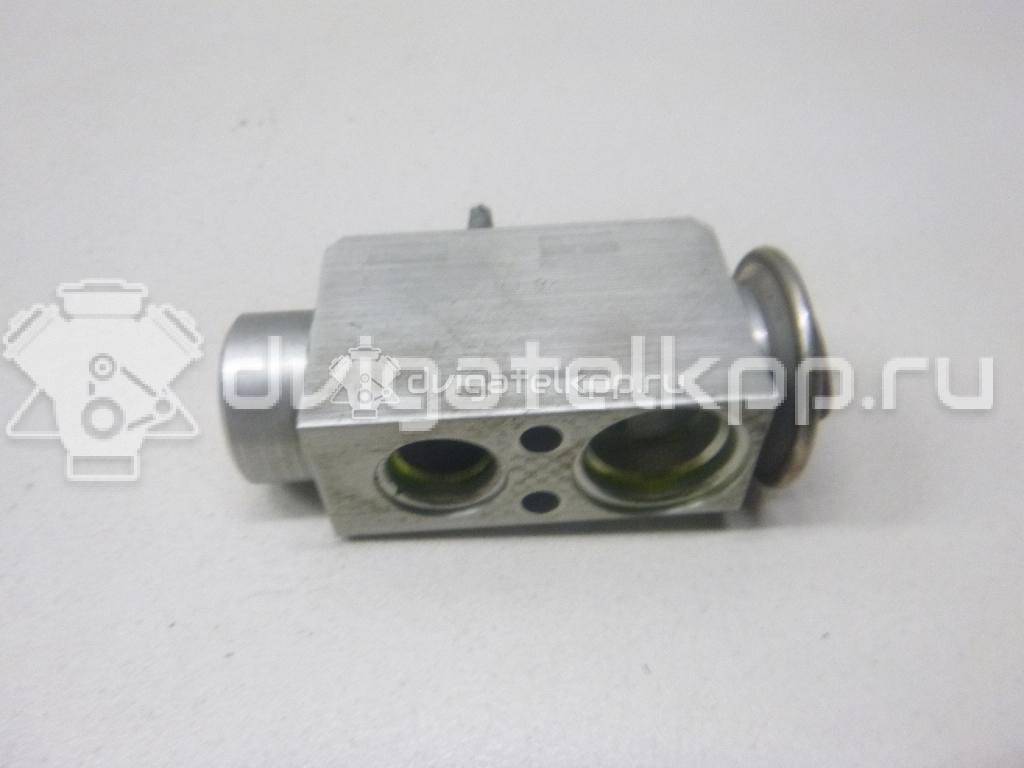 Фото Клапан кондиционера  LR009786 для Land Rover Freelander / Range Rover / Discovery {forloop.counter}}
