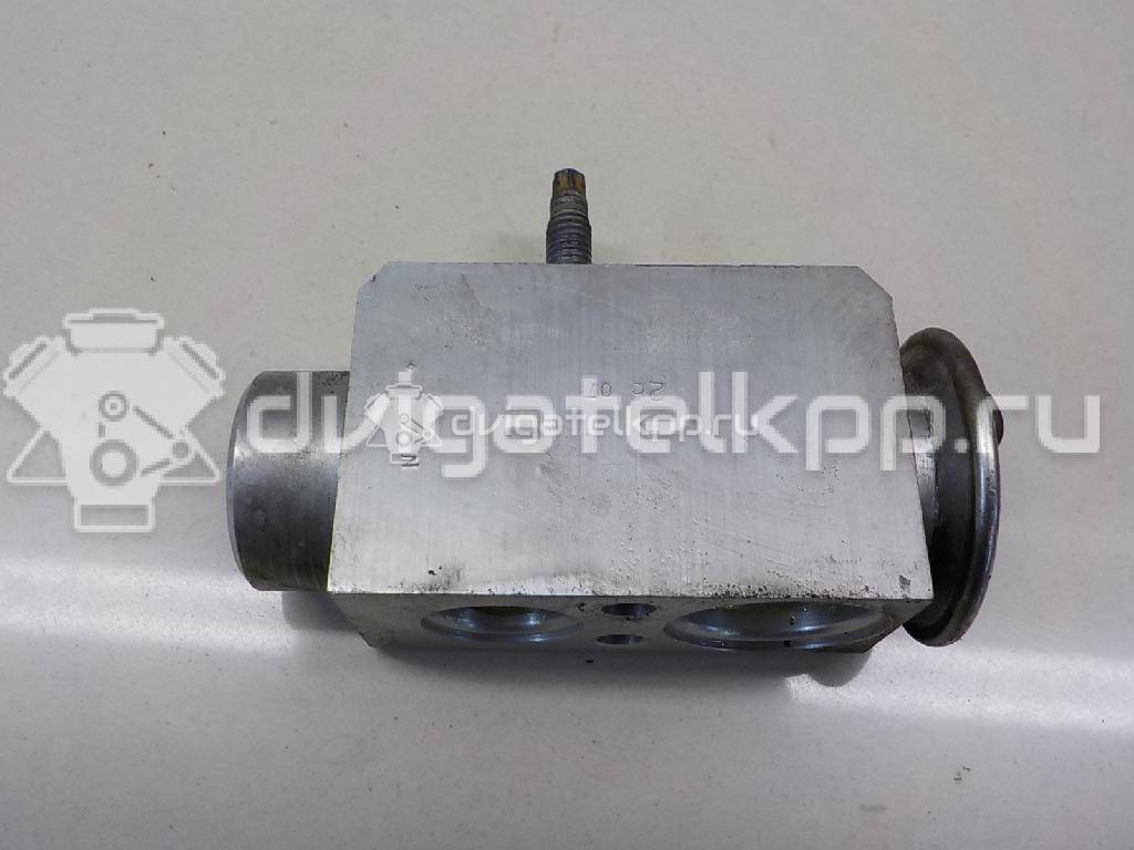 Фото Клапан кондиционера  LR003182 для Land Rover Freelander / Range Rover / Discovery {forloop.counter}}