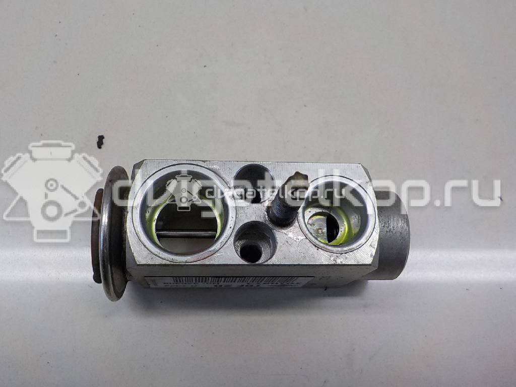 Фото Клапан кондиционера  LR003182 для Land Rover Freelander / Range Rover / Discovery {forloop.counter}}