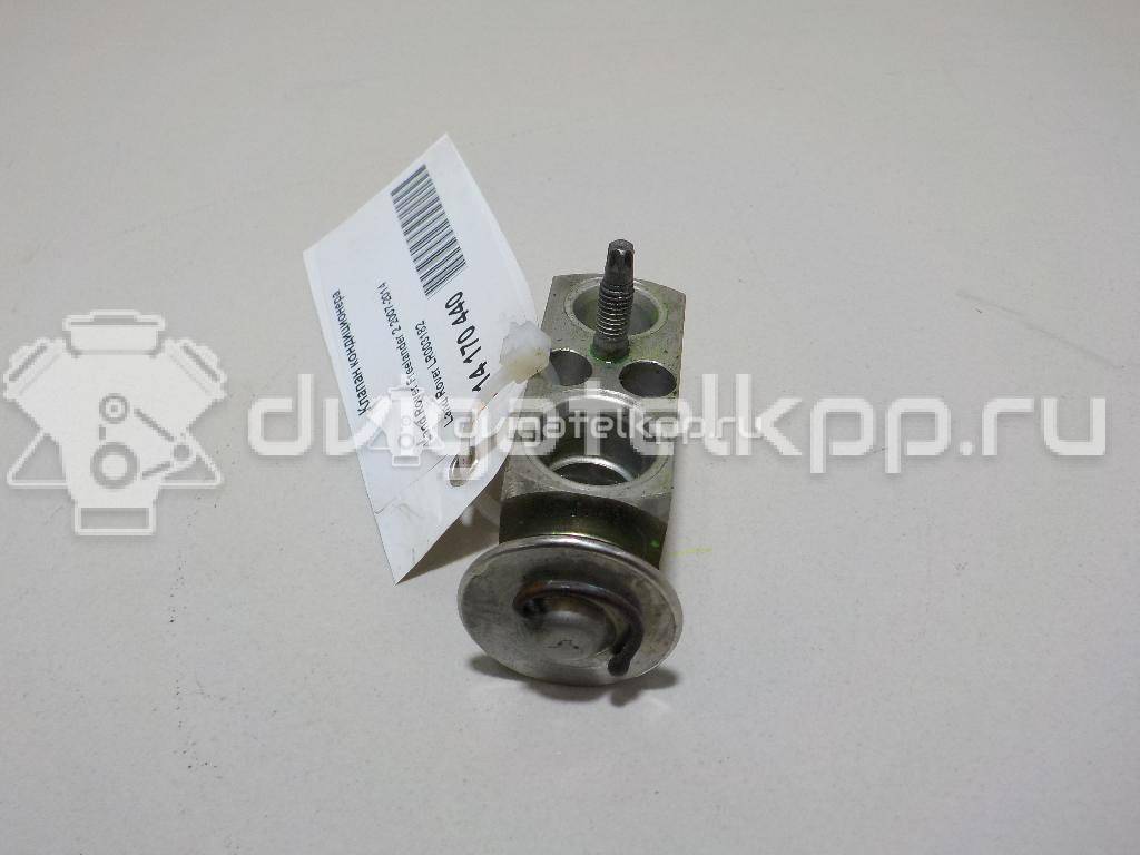 Фото Клапан кондиционера  LR003182 для Land Rover Freelander / Range Rover / Discovery {forloop.counter}}
