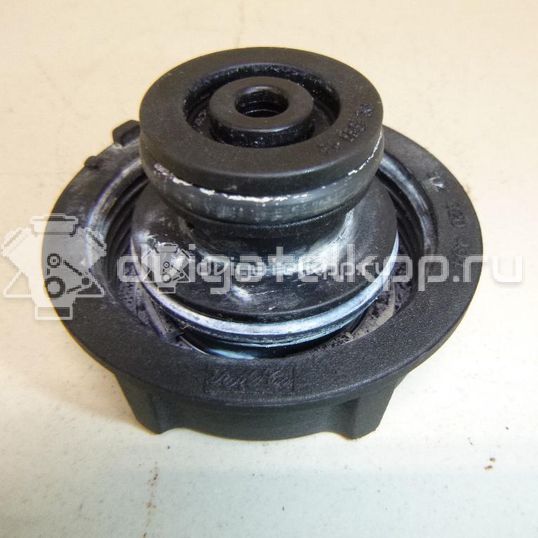 Фото Крышка расширительного бачка  1301104 для land rover Discovery Sport