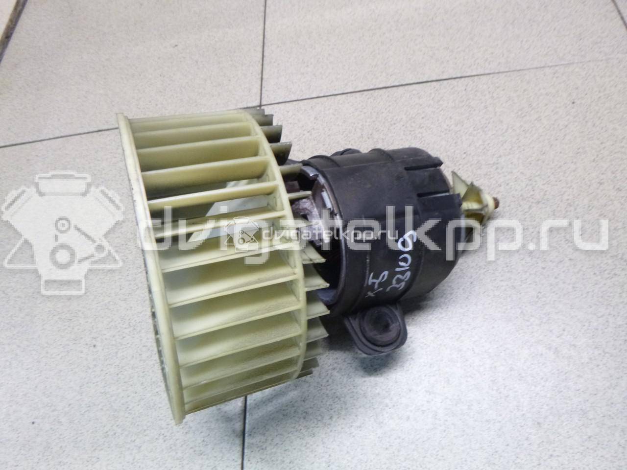 Фото Моторчик отопителя  64118385558 для Land Rover Range Rover {forloop.counter}}