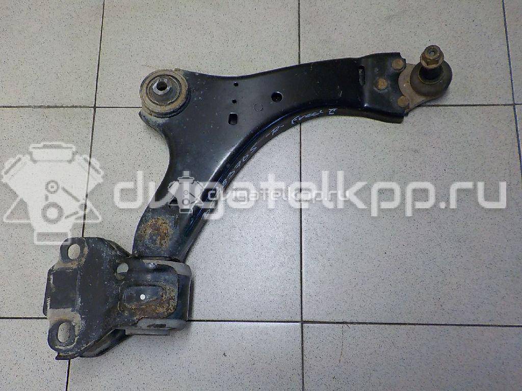 Фото Рычаг передний правый  LR007205 для Land Rover Freelander {forloop.counter}}
