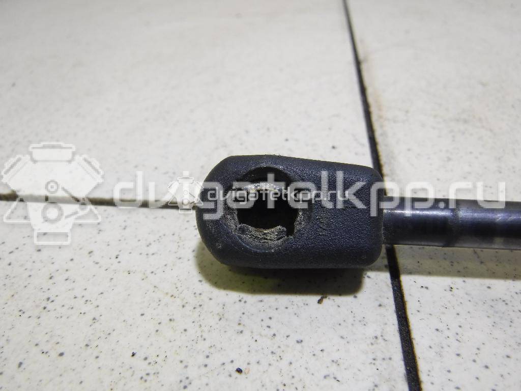 Фото Амортизатор двери багажника  LR002104 для Land Rover Freelander {forloop.counter}}