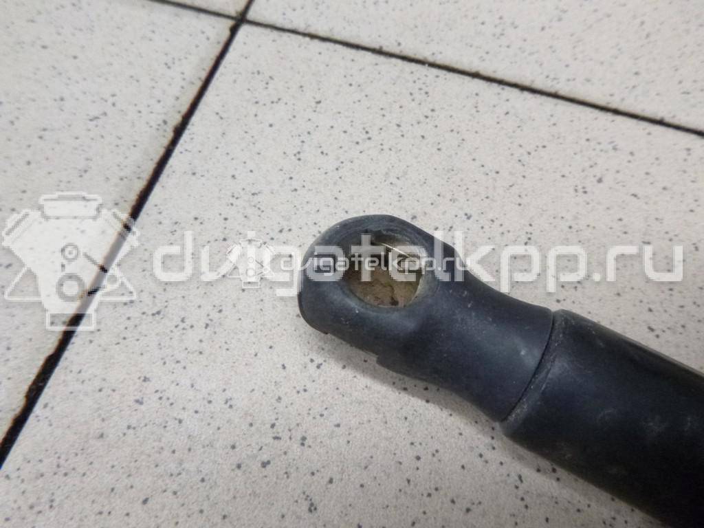 Фото Амортизатор двери багажника  LR002104 для Land Rover Freelander {forloop.counter}}