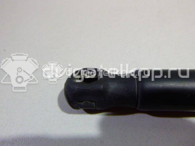 Фото Амортизатор двери багажника  LR002104 для Land Rover Freelander {forloop.counter}}