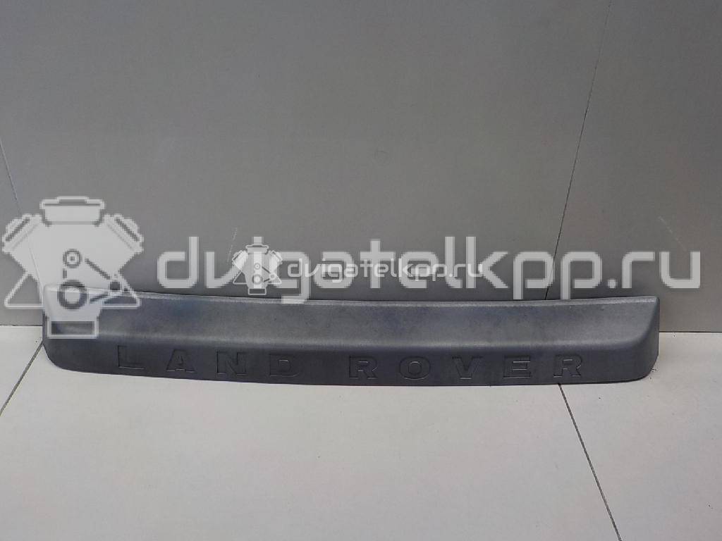 Фото Накладка двери багажника  LR006083 для land rover Freelander 2 {forloop.counter}}