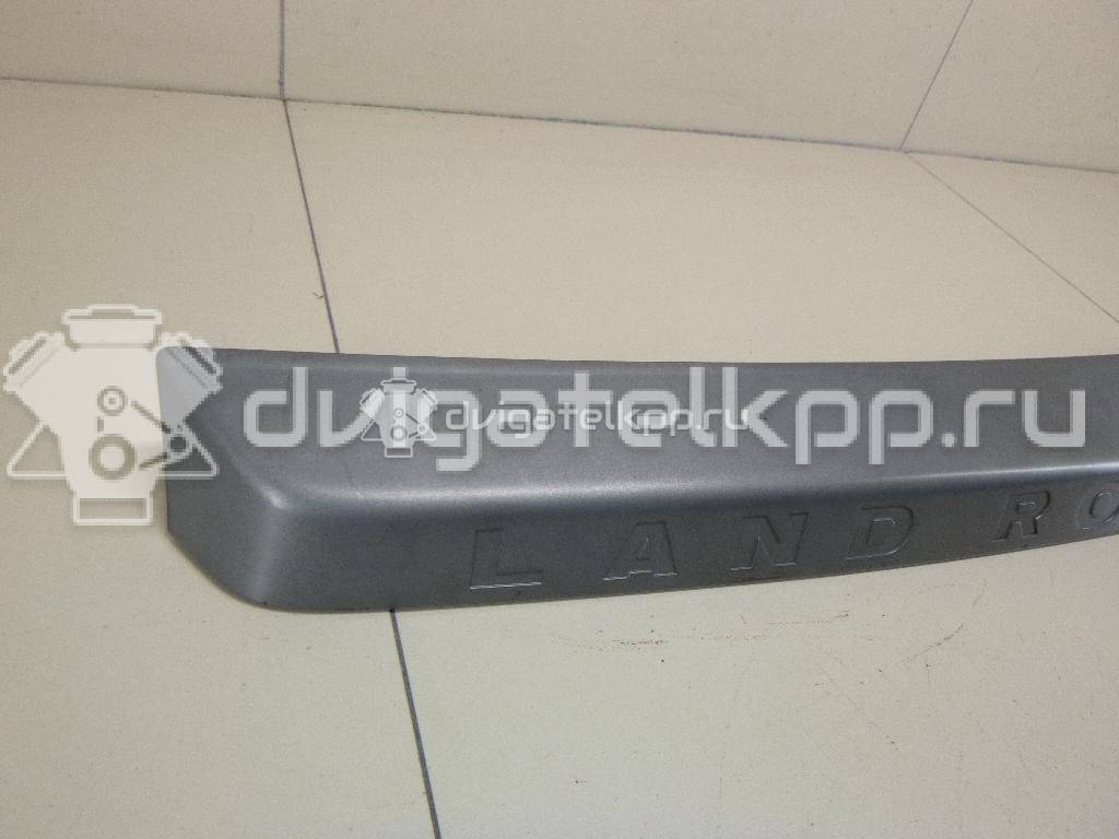 Фото Накладка двери багажника  LR020189 для land rover Freelander 2 {forloop.counter}}
