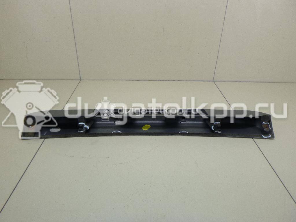 Фото Накладка двери багажника  LR020189 для land rover Freelander 2 {forloop.counter}}