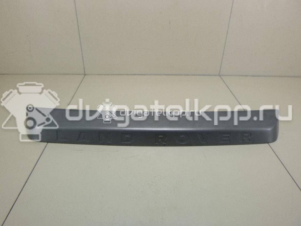 Фото Накладка двери багажника  LR020189 для land rover Freelander 2 {forloop.counter}}