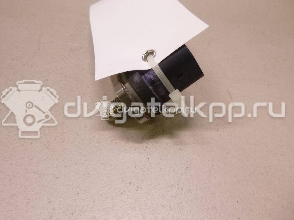 Фото Датчик давления топлива  LR024969 для Land Rover Freelander / Range Rover / Discovery {forloop.counter}}