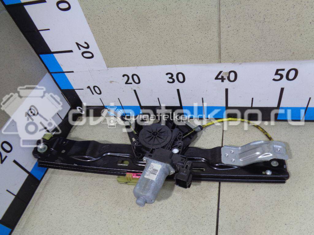 Фото Стеклоподъемник электр. задний левый  LR026718 для Land Rover Range Rover {forloop.counter}}