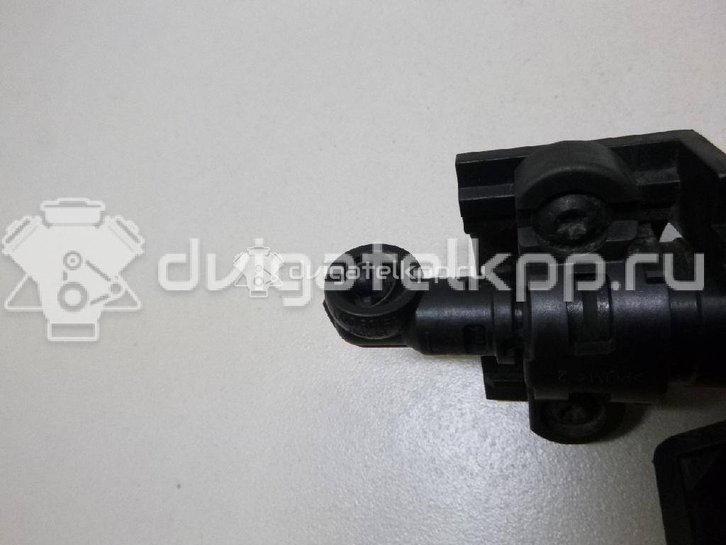 Фото Форсунка омывателя фары  LR024211 для Land Rover Range Rover {forloop.counter}}