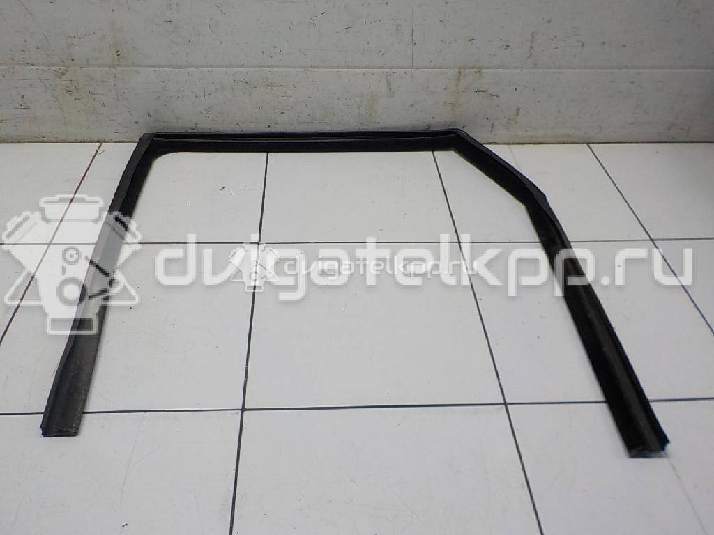 Фото Уплотнитель стекла двери  LR040927 для Land Rover Range Rover {forloop.counter}}