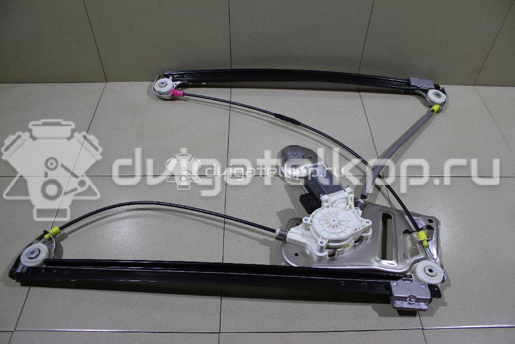Фото Стеклоподъемник электр. передний правый  LR011318 для Land Rover Range Rover {forloop.counter}}