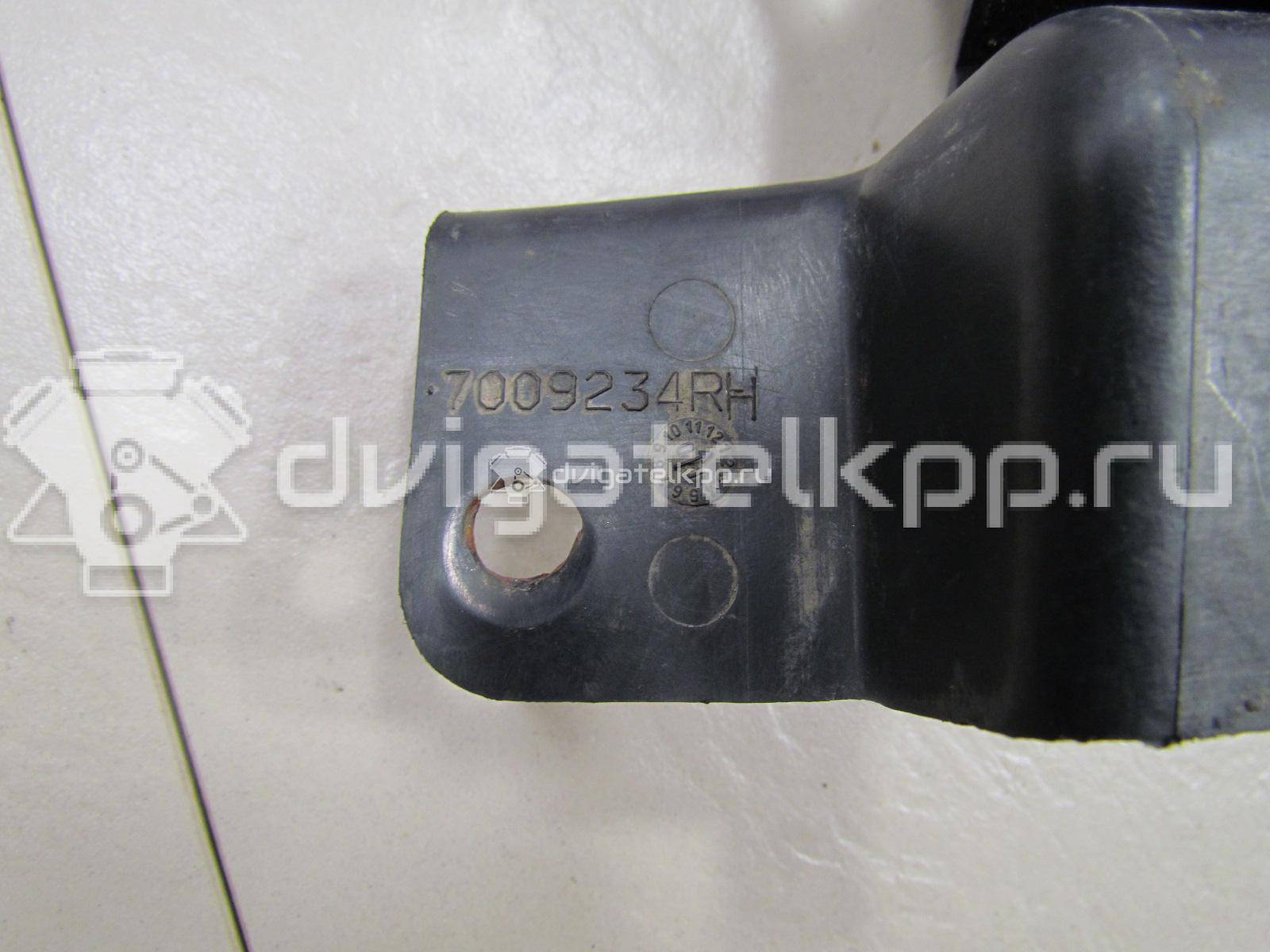 Фото Кронштейн заднего бампера правый  LR011603 для Land Rover Range Rover {forloop.counter}}
