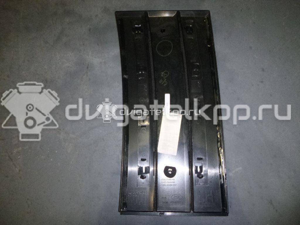 Фото Накладка двери передней левой  LR038866 для Land Rover Range Rover {forloop.counter}}