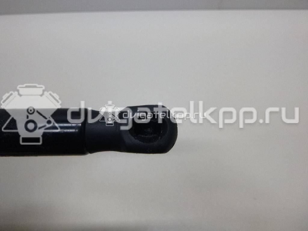 Фото Амортизатор капота  LR049207 для Land Rover Range Rover {forloop.counter}}