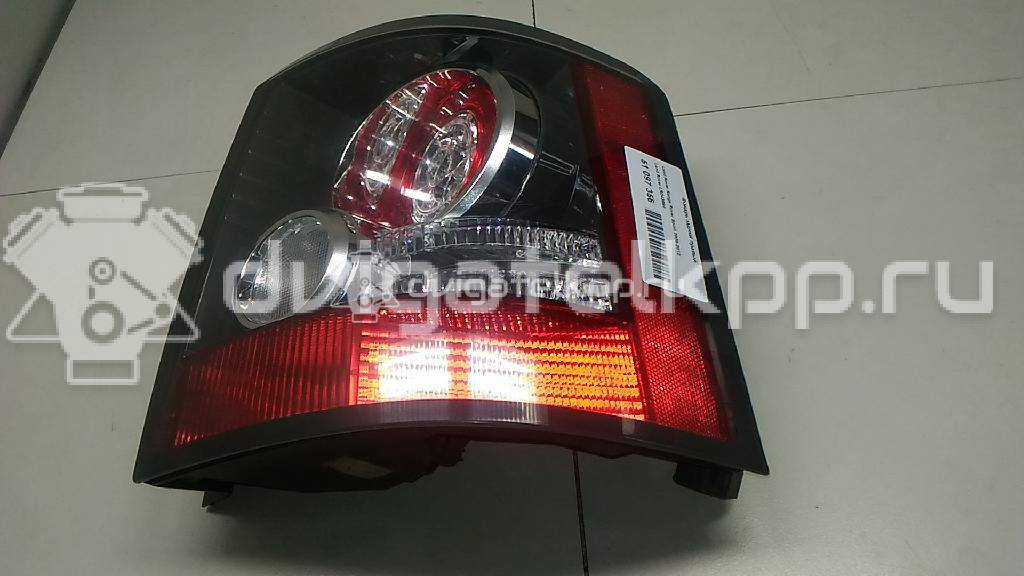 Фото Фонарь задний правый  LR043994 для Land Rover Range Rover {forloop.counter}}