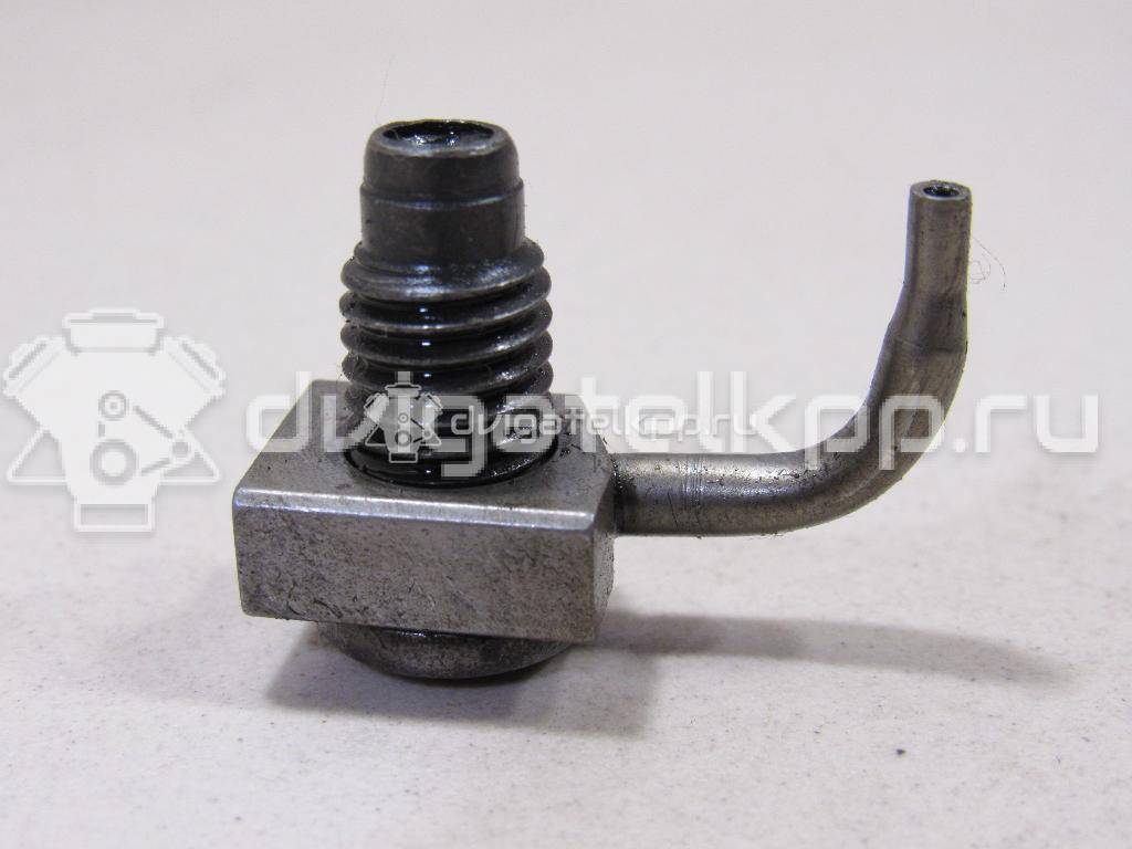 Фото Форсунка масляная для двигателя AXR для Volkswagen / Seat 100 л.с 8V 1.9 л Дизельное топливо 038103157B {forloop.counter}}