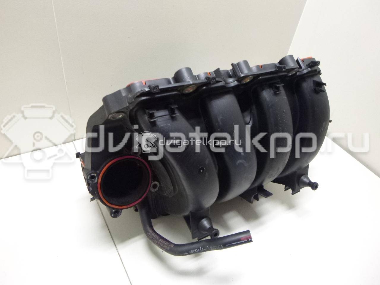 Фото Коллектор впускной для двигателя BLF для Volkswagen Passat / Eos 1F7, 1F8 / Jetta / Golf 115 л.с 16V 1.6 л бензин 03C129711F {forloop.counter}}