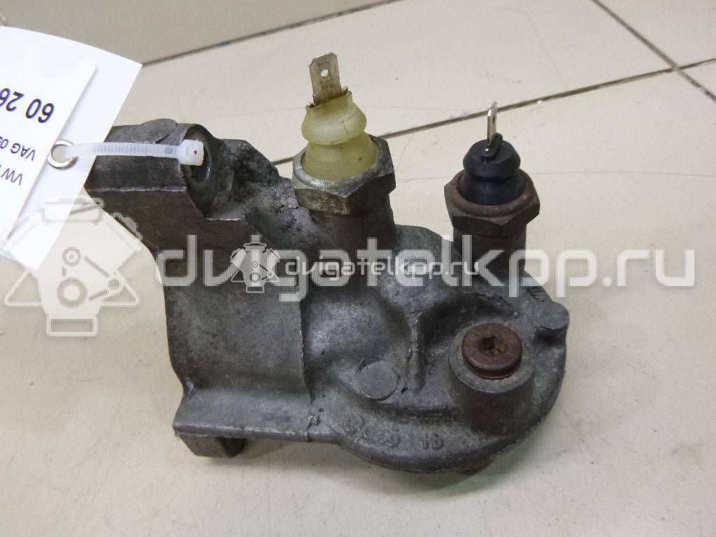 Фото Кронштейн масляного фильтра для двигателя ADZ для Volkswagen Passat / Polo / Derby / Golf 90 л.с 8V 1.8 л бензин 053115417A {forloop.counter}}