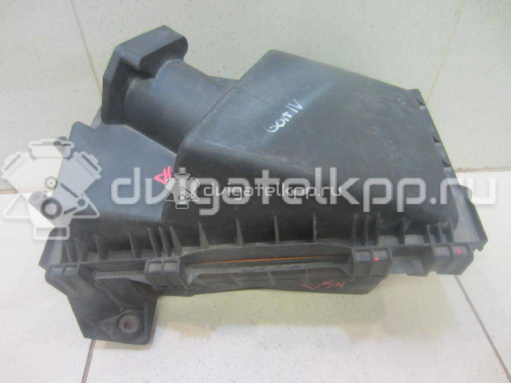 Фото Корпус воздушного фильтра для двигателя AKL для Volkswagen / Seat 100-103 л.с 8V 1.6 л бензин 1J0129607S {forloop.counter}}