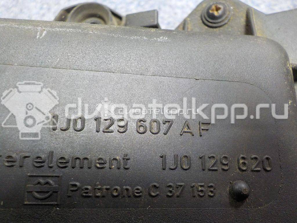 Фото Корпус воздушного фильтра для двигателя AKL для Volkswagen / Seat 100-103 л.с 8V 1.6 л бензин 1J0129607AF {forloop.counter}}