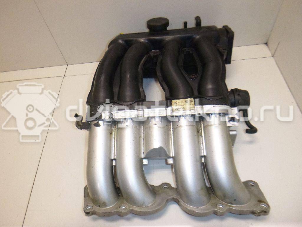 Фото Коллектор впускной для двигателя AGN для Volkswagen Bora / Citygolf / Golf 125 л.с 20V 1.8 л бензин 06A133210B {forloop.counter}}