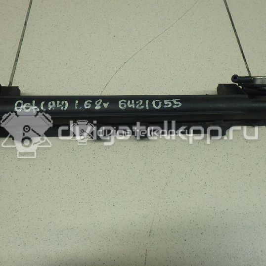 Фото Рейка топливная (рампа) для двигателя AKL для Volkswagen / Seat 100-103 л.с 8V 1.6 л бензин 06A133317A