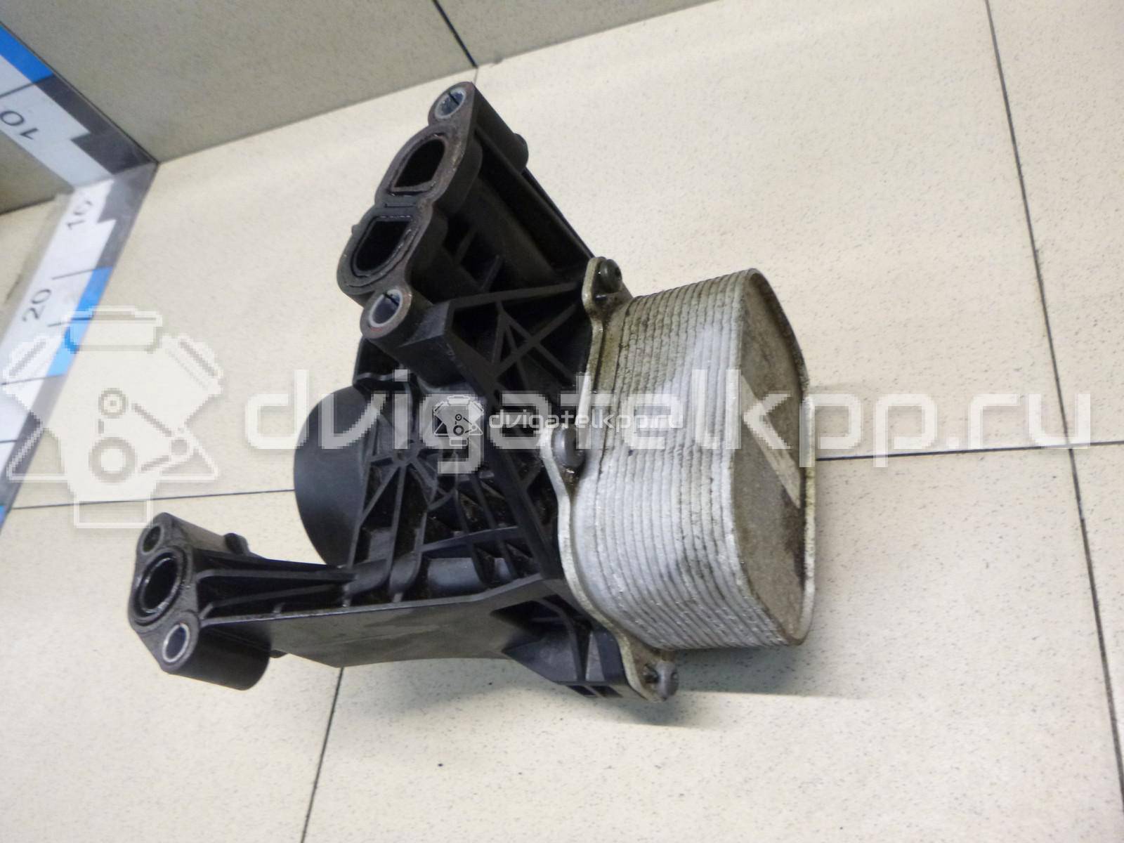 Фото Кронштейн масляного фильтра для двигателя CLHA для Volkswagen Golf 105 л.с 16V 1.6 л Дизельное топливо 03N115389A {forloop.counter}}