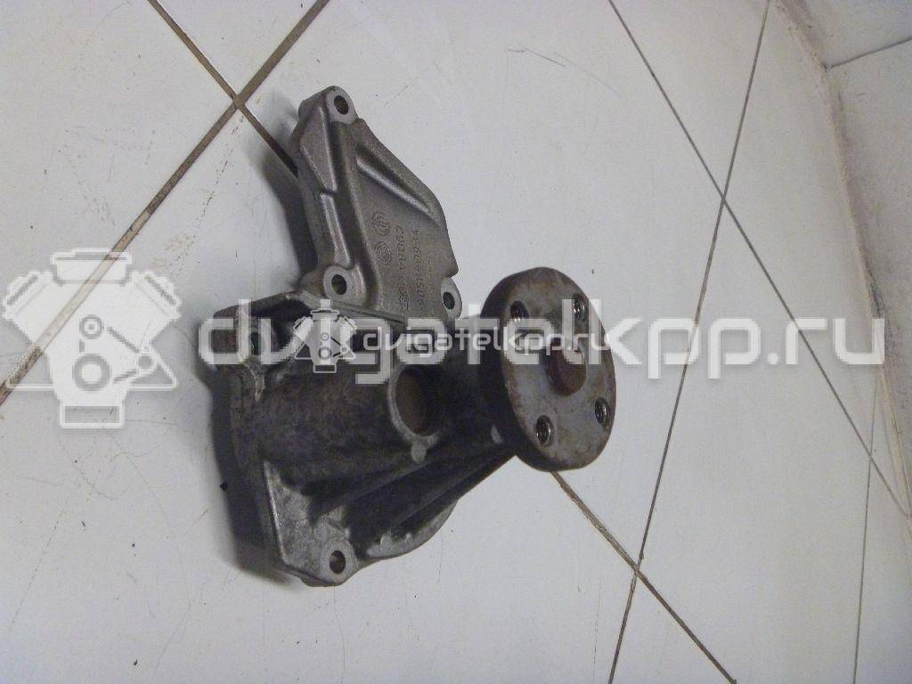 Фото Насос водяной (помпа)  1566239 для mazda 121 (ZQ) {forloop.counter}}