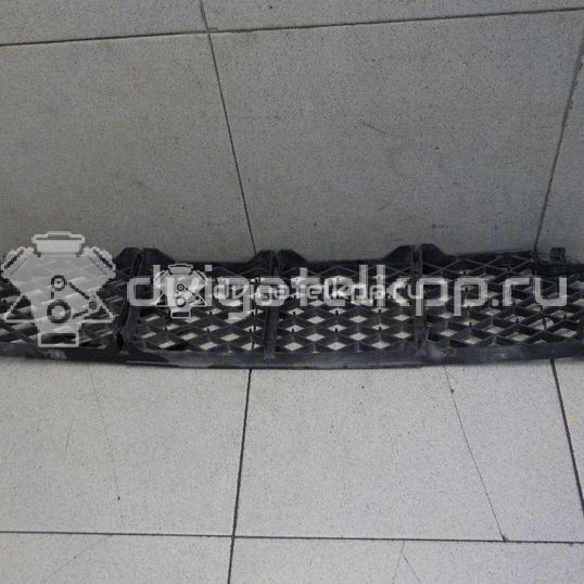 Фото Решетка в бампер центральная  B30D501T1 для Mazda 323
