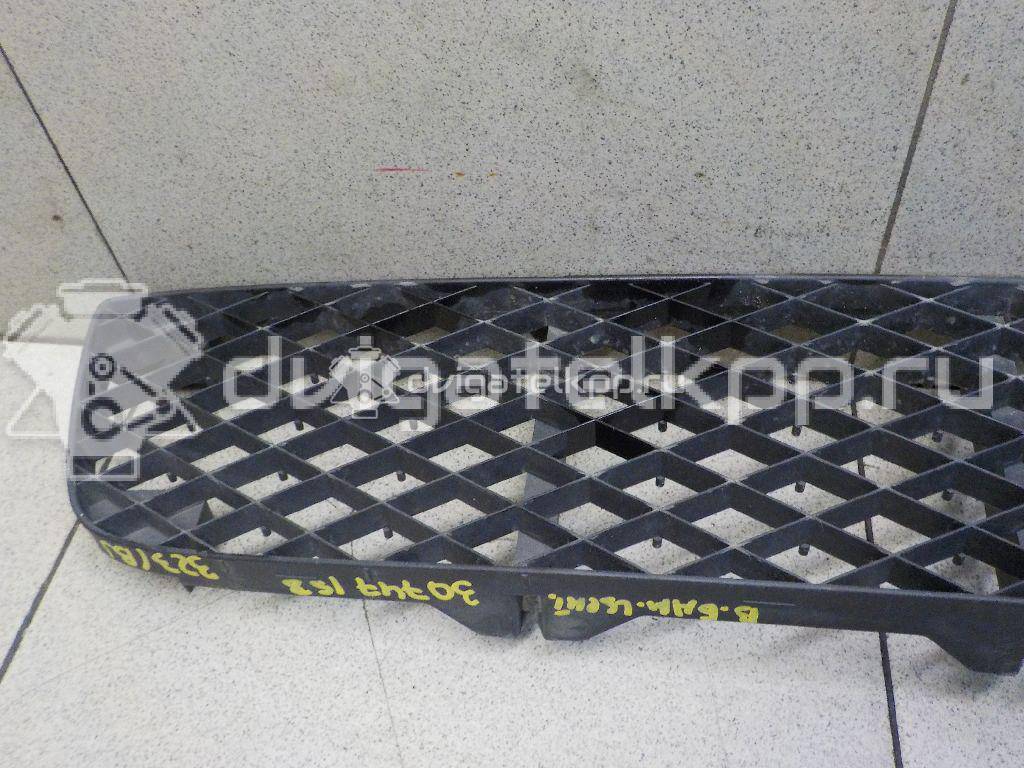 Фото Решетка в бампер центральная  B30D501T1 для Mazda 323 {forloop.counter}}