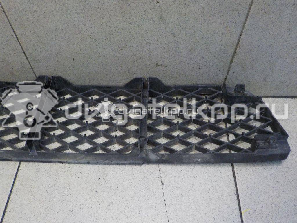 Фото Решетка в бампер центральная  B30D501T1 для Mazda 323 {forloop.counter}}