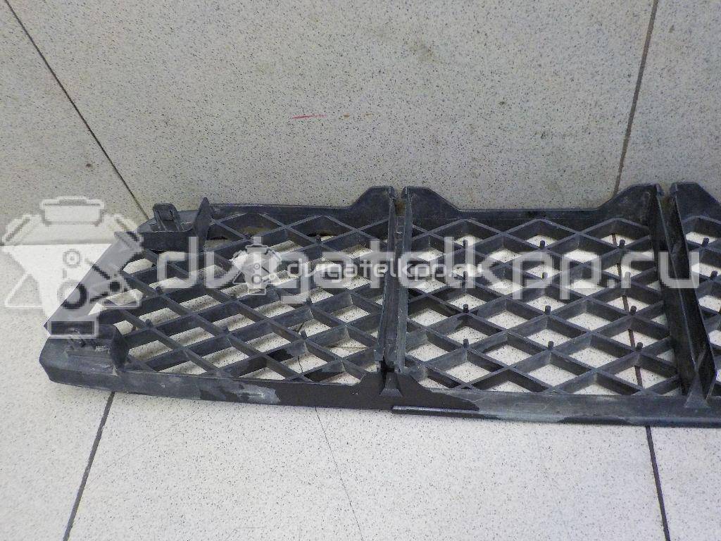 Фото Решетка в бампер центральная  B30D501T1 для Mazda 323 {forloop.counter}}