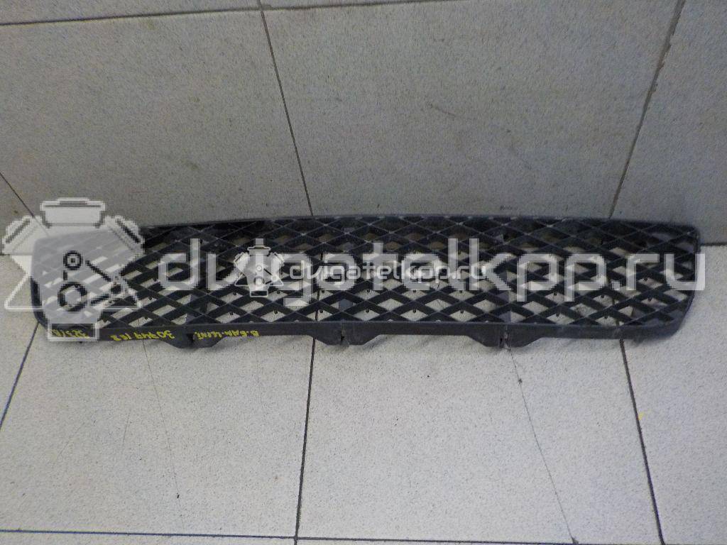 Фото Решетка в бампер центральная  B30D501T1 для Mazda 323 {forloop.counter}}