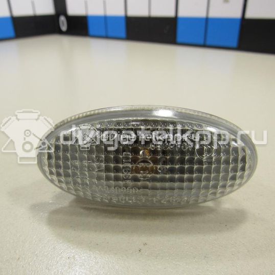 Фото Повторитель на крыло белый  GJ6A51120D для Mazda Mpv / Bt-50 Cd, Un / Bt-50 / 6 / 3