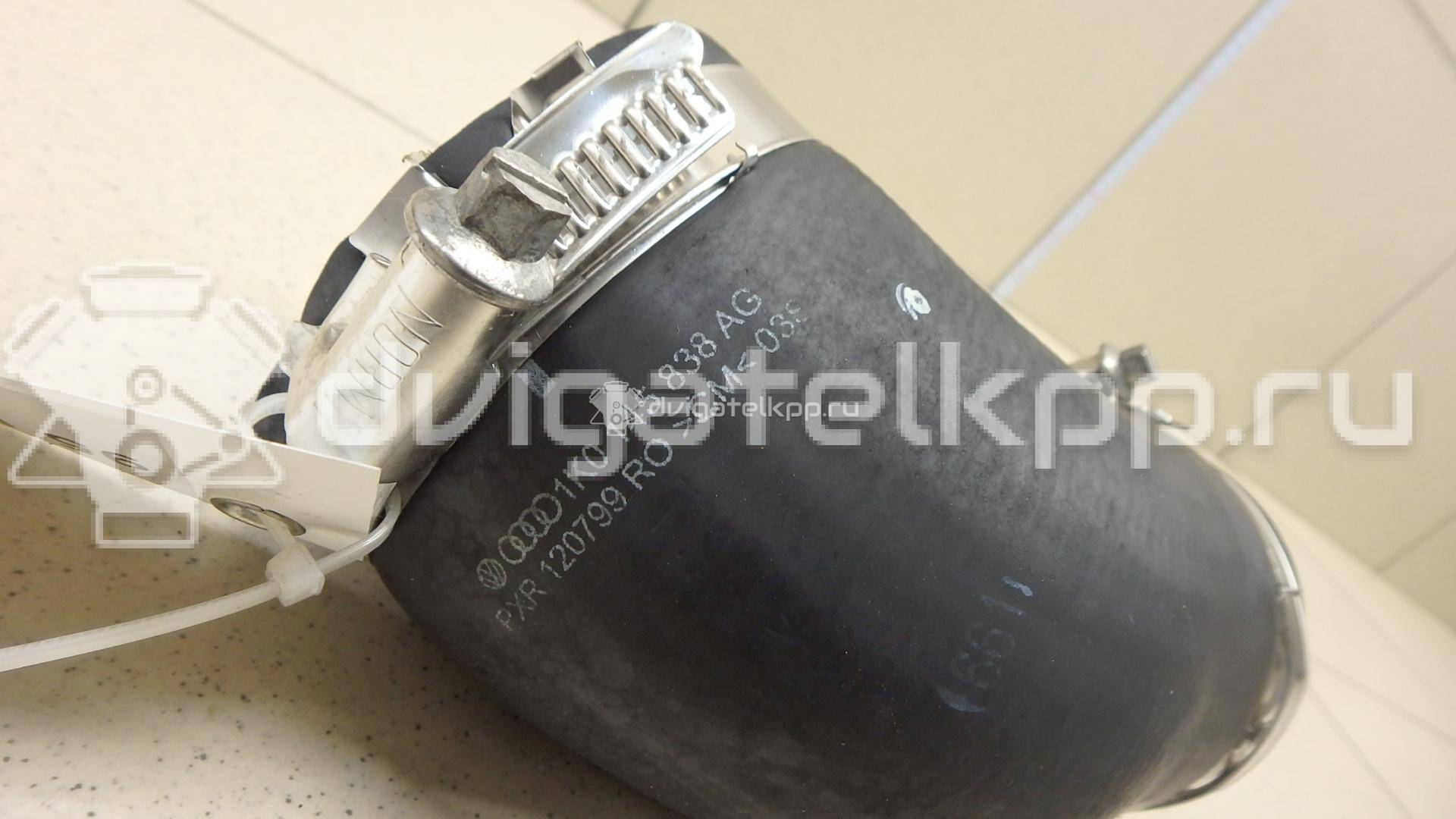 Фото Патрубок интеркулера для двигателя CDAB для Volkswagen Passat / Cc 152 л.с 16V 1.8 л бензин 1K0145838AG {forloop.counter}}