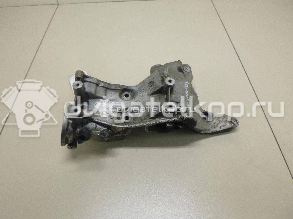 Фото Кронштейн генератора для двигателя CAWA для Volkswagen Jetta 170 л.с 16V 2.0 л бензин 06J903143AG {forloop.counter}}