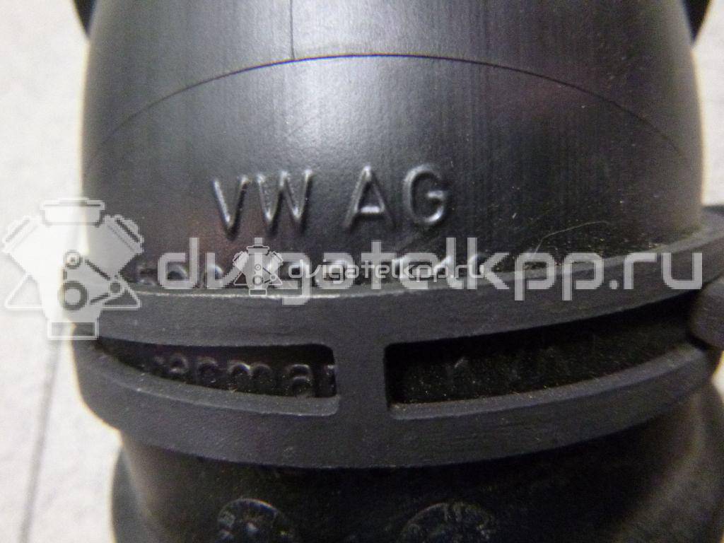 Фото Патрубок воздушного фильтра для двигателя CWVA для Volkswagen Polo / Caddy / Golf 110 л.с 16V 1.6 л бензин 5Q0129618D {forloop.counter}}