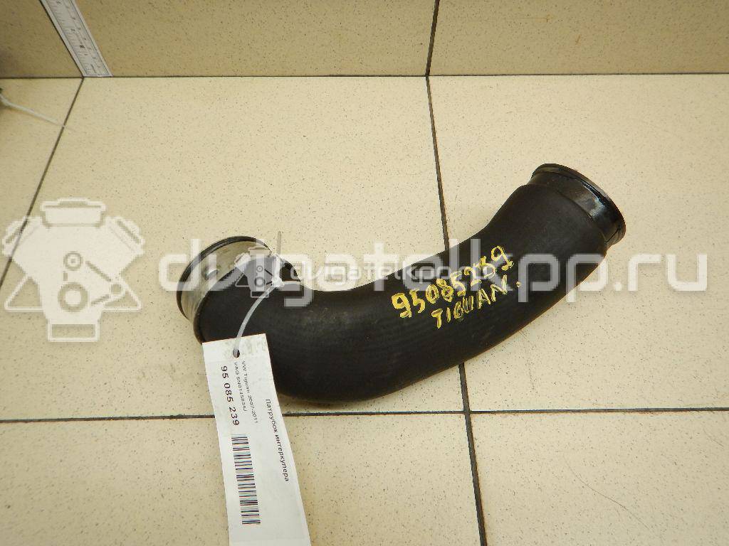 Фото Патрубок интеркулера для двигателя CAWA для Volkswagen Jetta 170 л.с 16V 2.0 л бензин 5N0145834J {forloop.counter}}