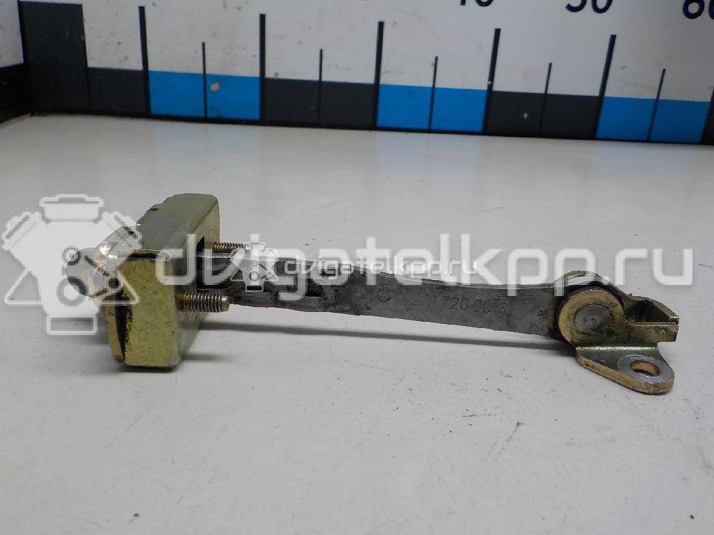 Фото Ограничитель двери  9017200716 для mercedes benz Sprinter (901-905)/Sprinter Classic (909) {forloop.counter}}