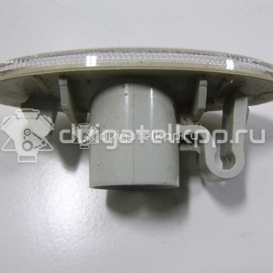 Фото Повторитель на крыло белый  261608990A для Nissan Micra / Note / Nv200 / Qashqai / Juke F15